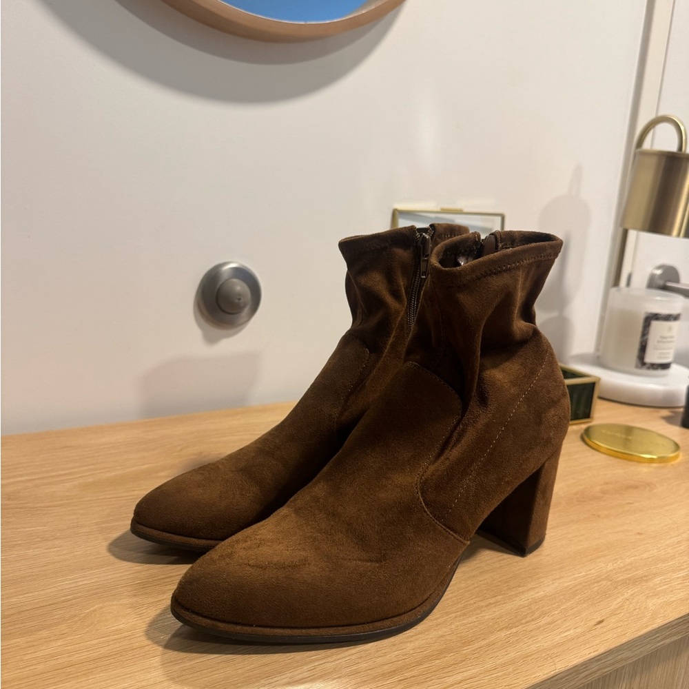 Nine West Rich Brown Ankle Booties